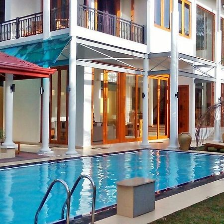 Hotel White Palace Gampaha Exterior foto