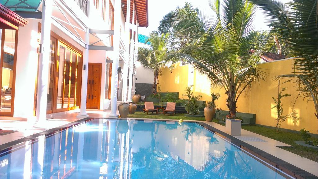 Hotel White Palace Gampaha Exterior foto