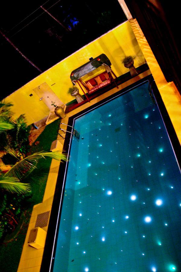 Hotel White Palace Gampaha Exterior foto